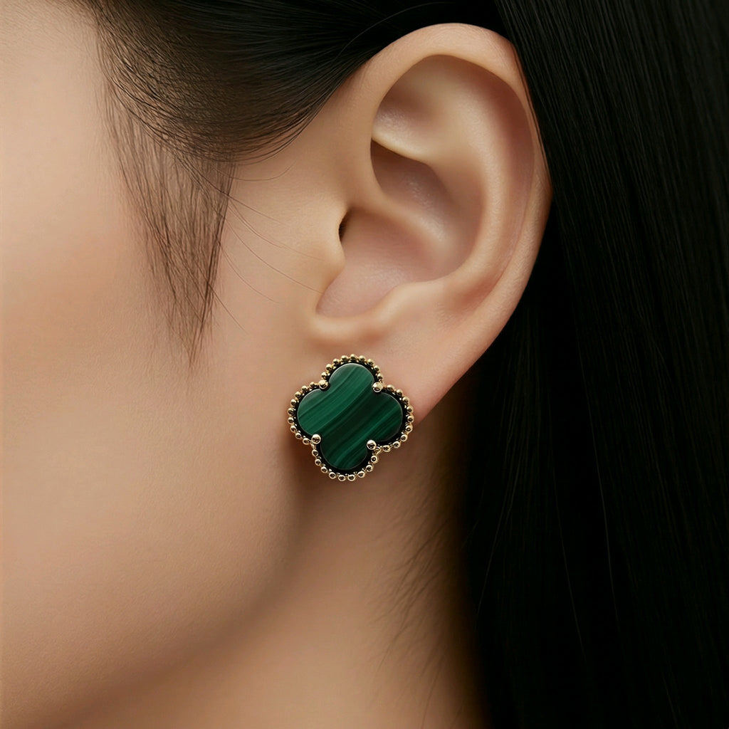 SET  Trebol 4 Piezas  Color verde en Oro Laminado 14K, Alta Calidad, Collar de 20 Flores, Anillo Ajustable, pulcera #6 con extension  a #9