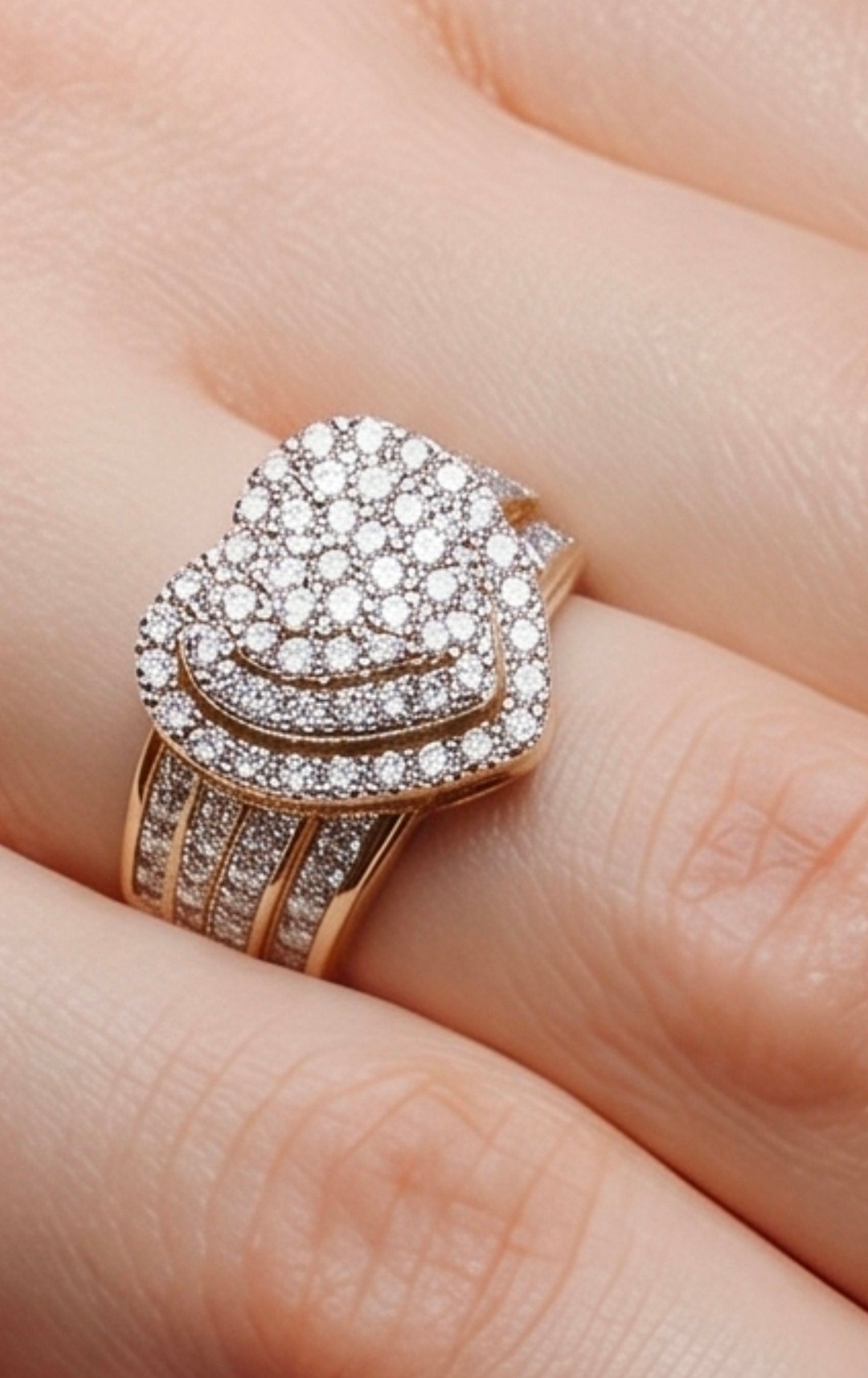 Anillo Corazón  Oro 14K Diamantes  Naturales  4.05 CT
