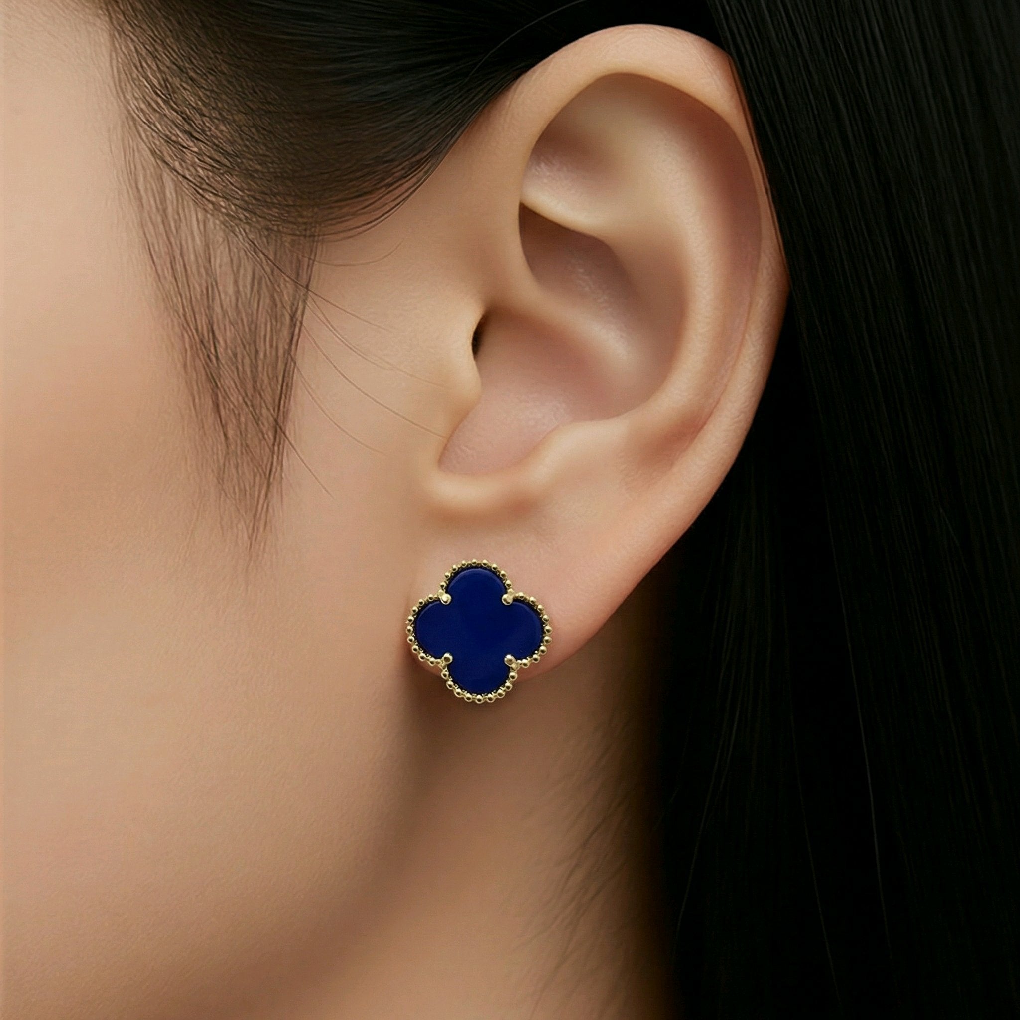 SET Trebol 4 Piezas en Oro Laminado 14K, Alta Calidad  Collar de 10 Flores,Anillo Ajustable, pulcera #6 con extension a #9  Color Azul Rey