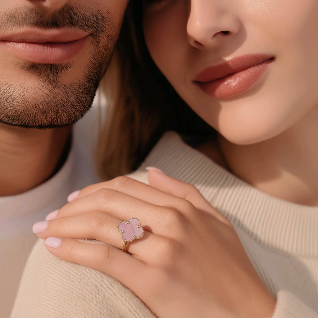 Anillo Trebol Rosa Tornasol Oro 14K Size #7