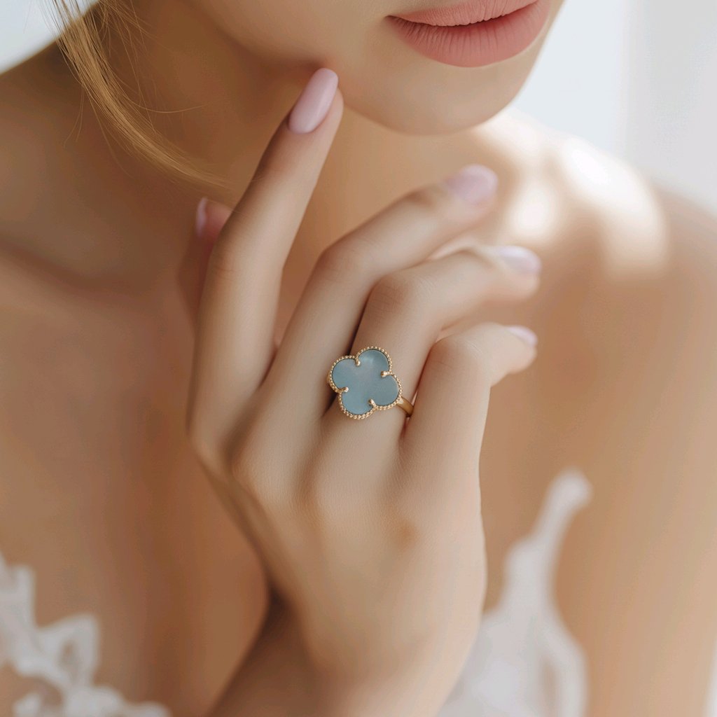 Anillo Trebol  Oro 14K  Azul  Tornasol  size # 7